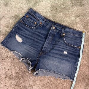 Levi’s 501 Dark Wash Women's Distressed Denim Shorts Size 32